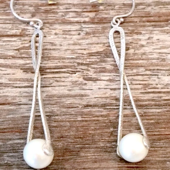 Silpada Vintage Sterling Silver & Pearl Earrings - Picture 4 of 7